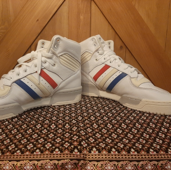 adidas Rivalry Hi-Tops - Picture 3 of 8